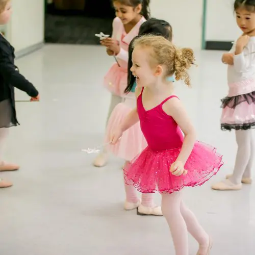 Tiny Dancers – Fun, Sing & Dance