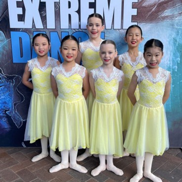 8/u Ballet Group
Choreographed by 
Sarah Minol