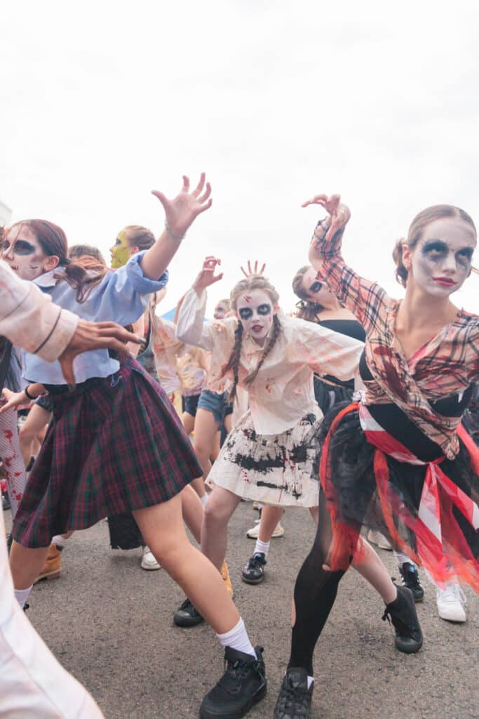 dance stream,contemporary dance,flash mob,dance school,dance program